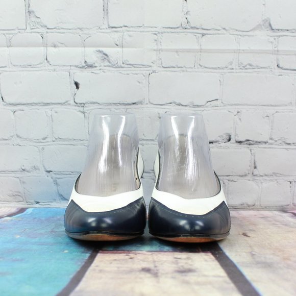 Salvatore Ferragamo Leather Kitten Heel Size 7.5 B - Picture 4 of 9